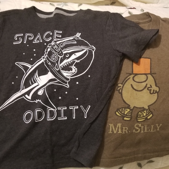 Arizona Jean Company Other - Lot of 2 boys short sleeve shirts 4/5 shark silly